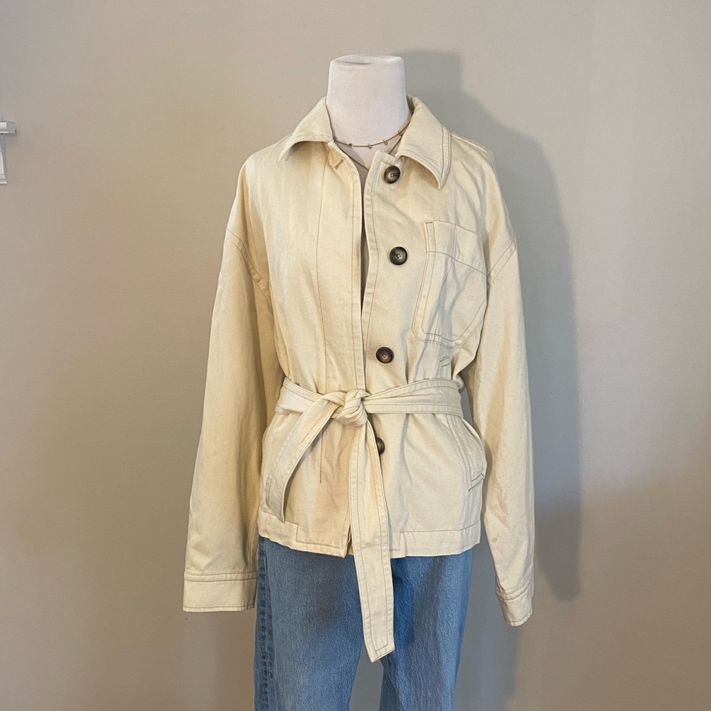 Vince cream jacket with belt